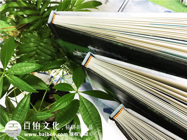 老同學(xué)聚會 使用微信聯(lián)系同學(xué) 讓設(shè)計公司制作紀(jì)念冊！第2張-宣傳畫冊,紀(jì)念冊設(shè)計制作-價格費用,文案模板,印刷裝訂,尺寸大小