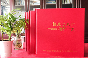 成長(zhǎng)紀(jì)念冊(cè)制作方法 個(gè)人紀(jì)念冊(cè)制作該怎么完成？